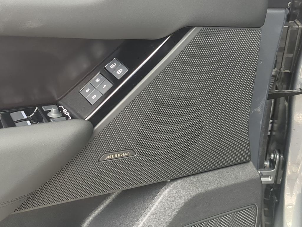 Thumbnail: 2026 Land Rover Range Rover Velar - 36