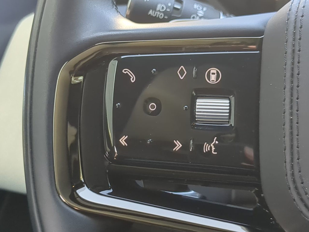 Thumbnail: 2025 Land Rover Range Rover Velar - 30