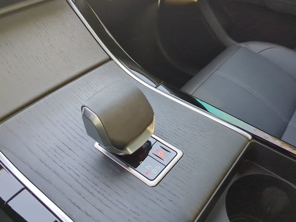 Thumbnail: 2025 Land Rover Range Rover Velar - 36