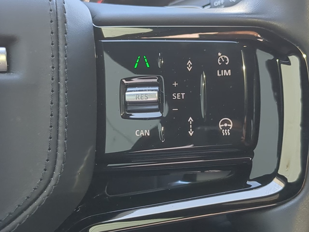 Thumbnail: 2025 Land Rover Range Rover Velar - 31