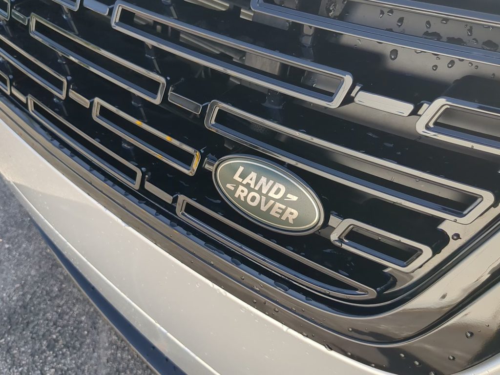 Thumbnail: 2025 Land Rover Range Rover Velar - 24
