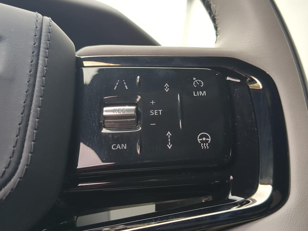 Thumbnail: 2026 Land Rover Range Rover Velar - 28