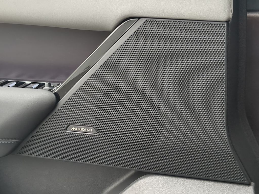 Thumbnail: 2026 Land Rover Range Rover Velar - 34