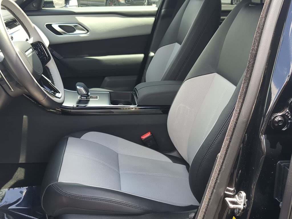 Thumbnail: 2026 Land Rover Range Rover Velar - 9