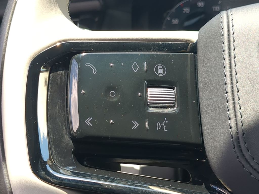 Thumbnail: 2026 Land Rover Range Rover Velar - 30
