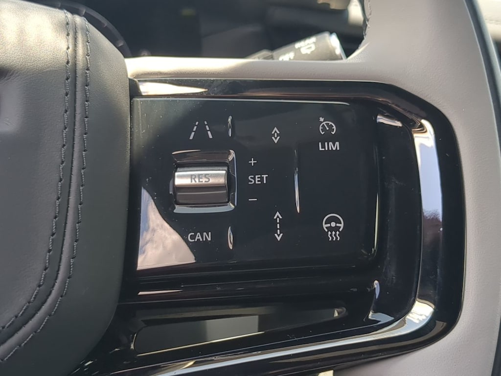 Thumbnail: 2026 Land Rover Range Rover Velar - 13