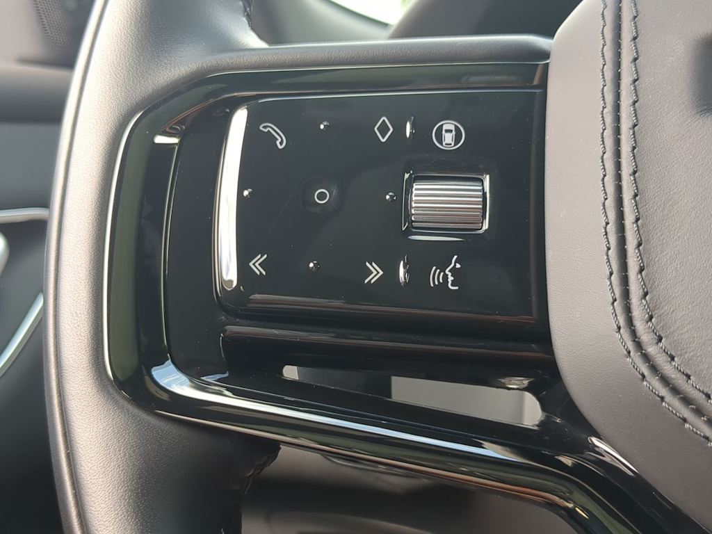 Thumbnail: 2026 Land Rover Range Rover Velar - 29