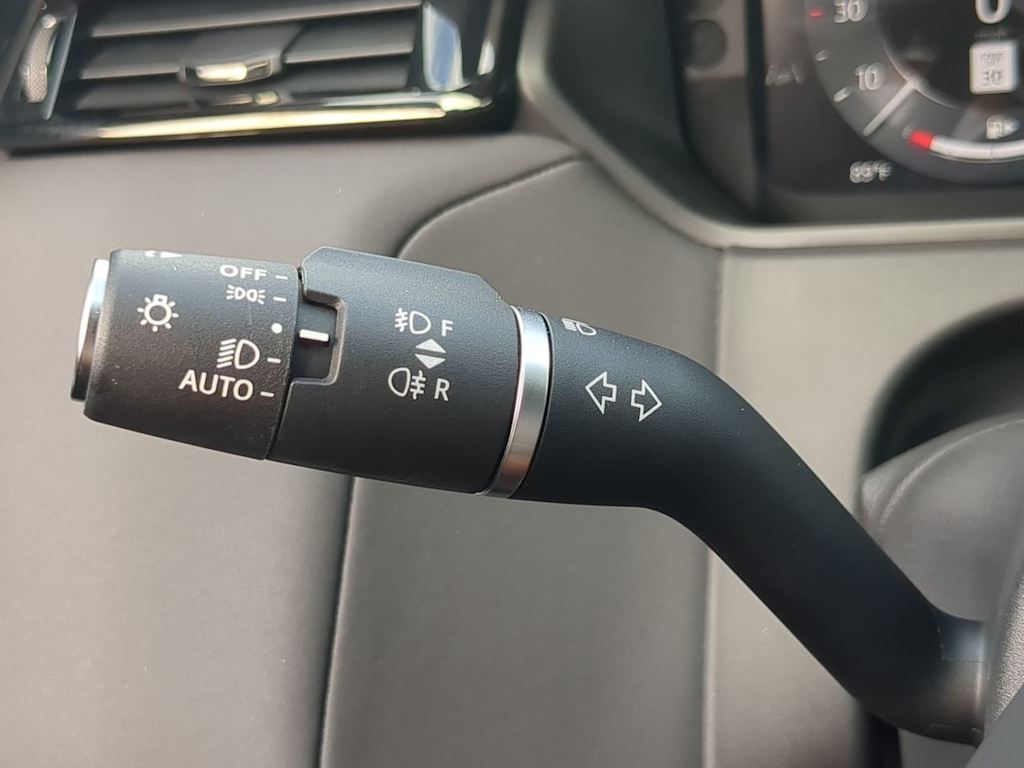 Thumbnail: 2026 Land Rover Range Rover Velar - 31