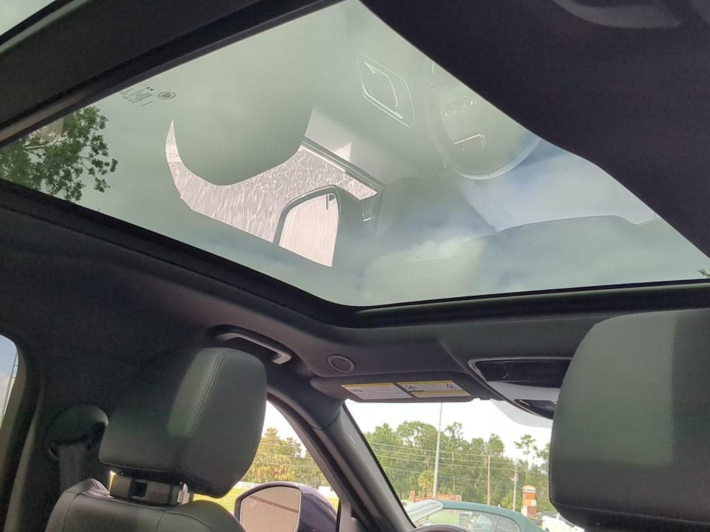 Thumbnail: 2026 Land Rover Range Rover Velar - 28