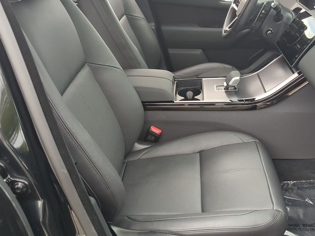 Thumbnail: 2026 Land Rover Range Rover Velar - 10