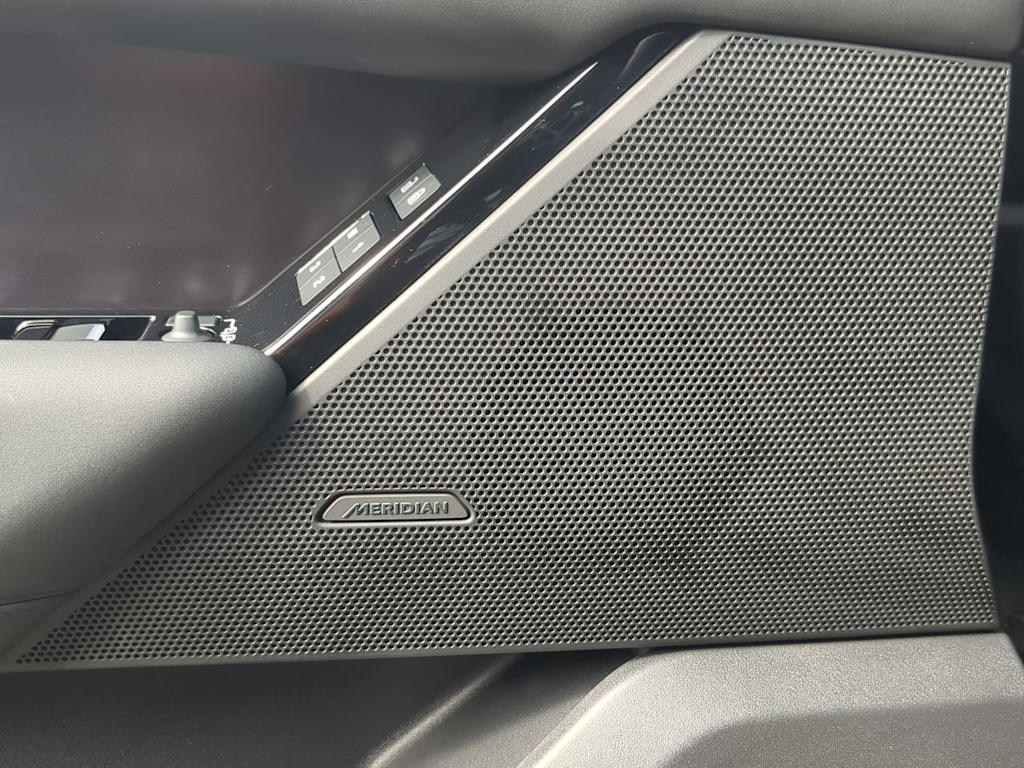 Thumbnail: 2026 Land Rover Range Rover Velar - 35