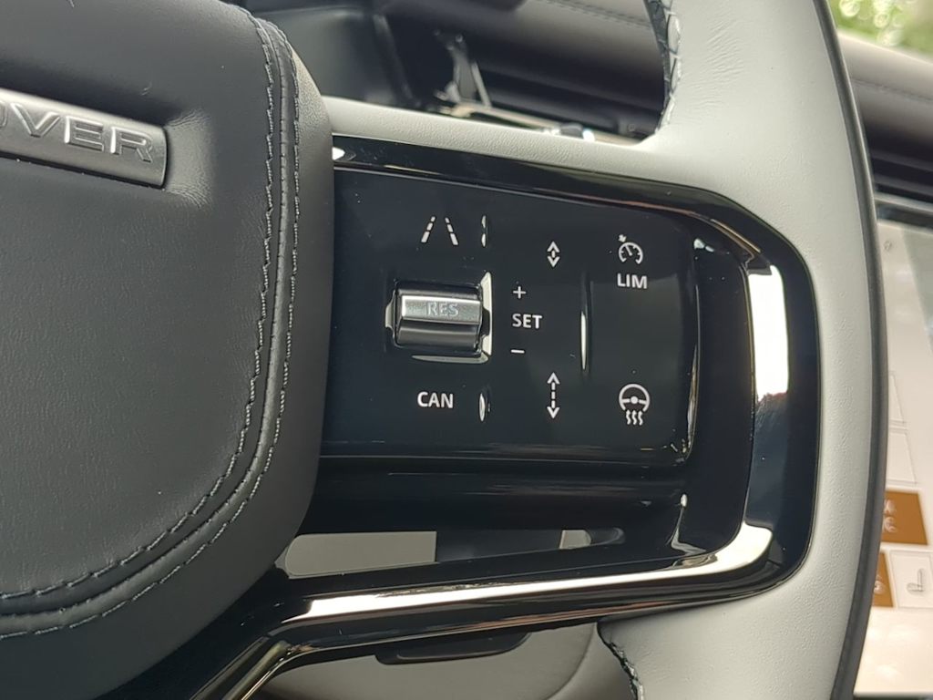 Thumbnail: 2026 Land Rover Range Rover Velar - 31