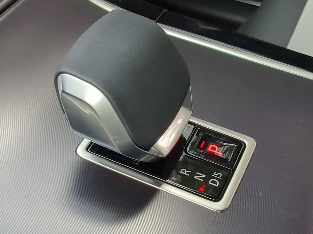 Thumbnail: 2026 Land Rover Range Rover Velar - 35