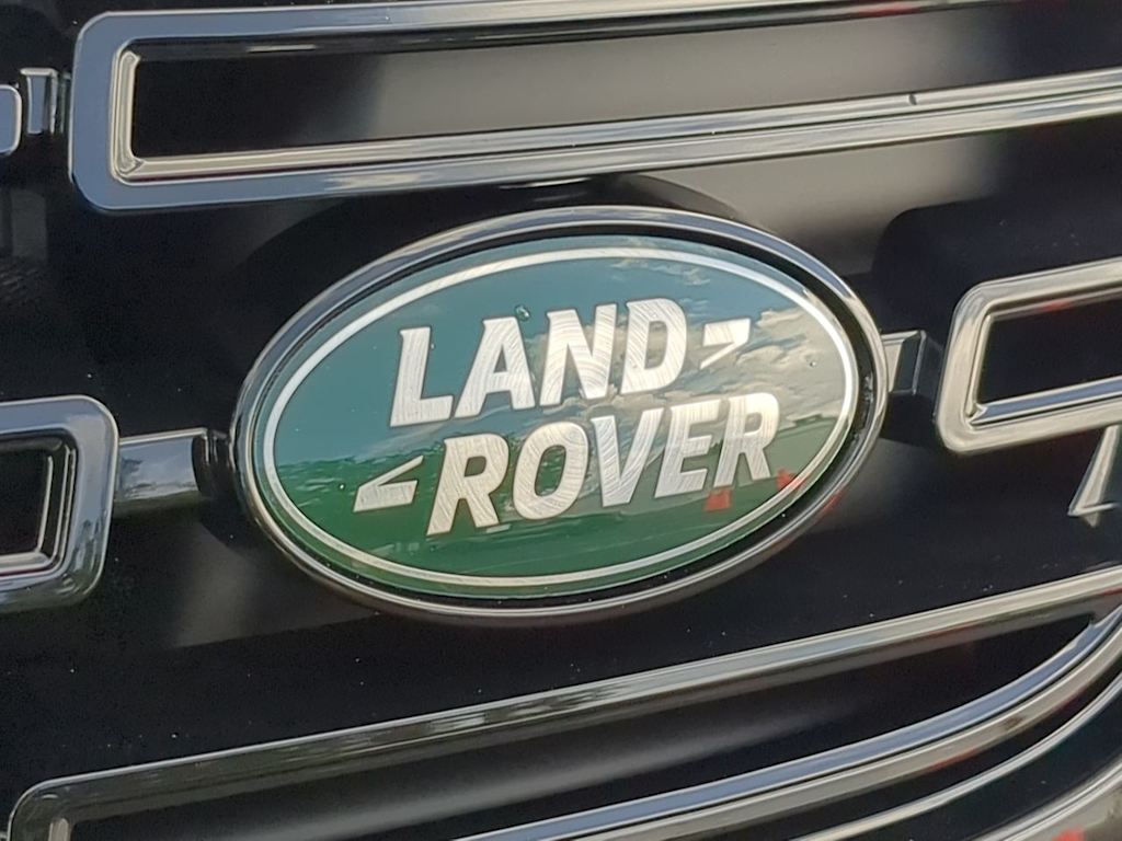 Thumbnail: 2026 Land Rover Range Rover Velar - 6