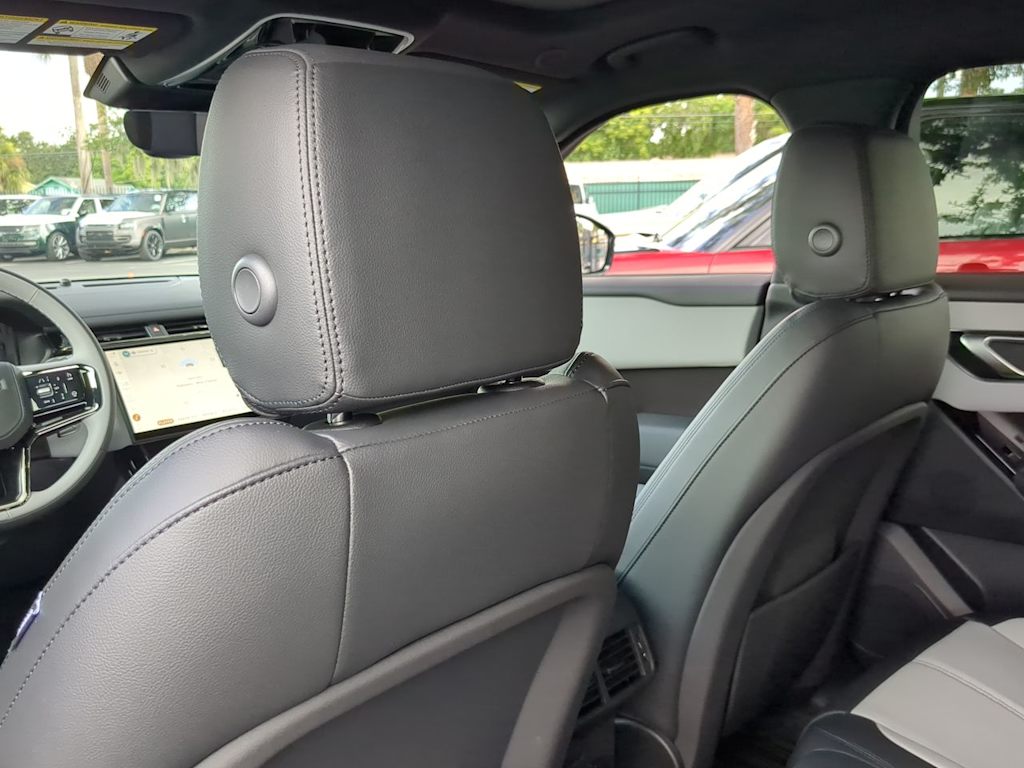 Thumbnail: 2026 Land Rover Range Rover Velar - 11
