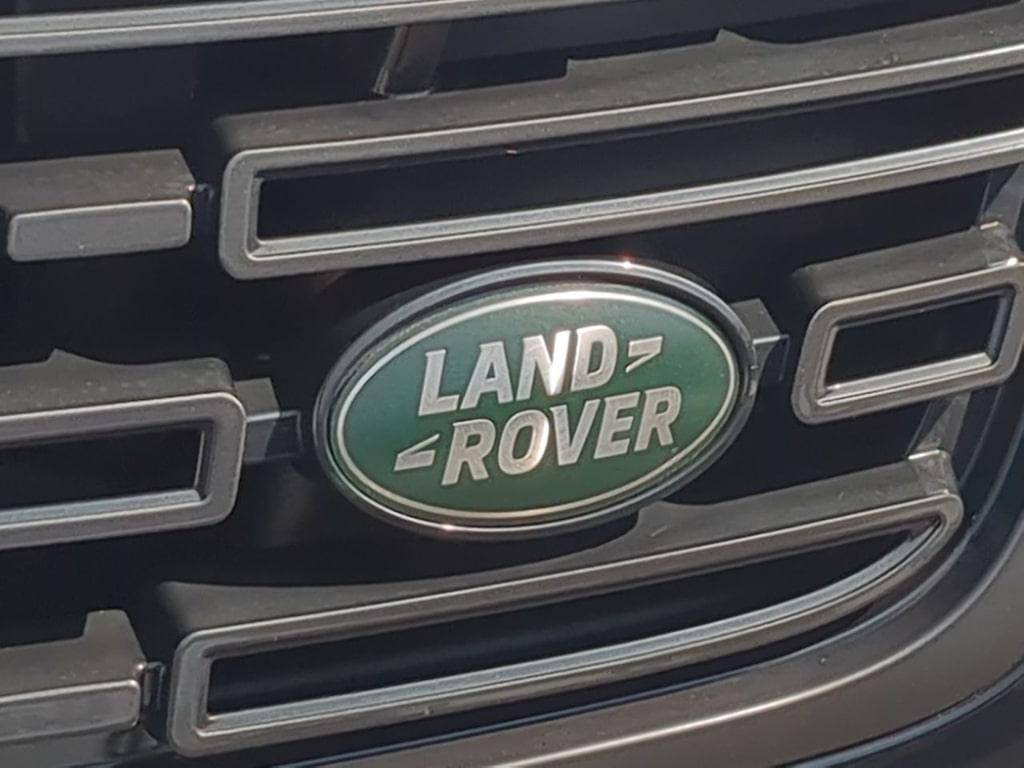 Thumbnail: 2026 Land Rover Range Rover Velar - 6