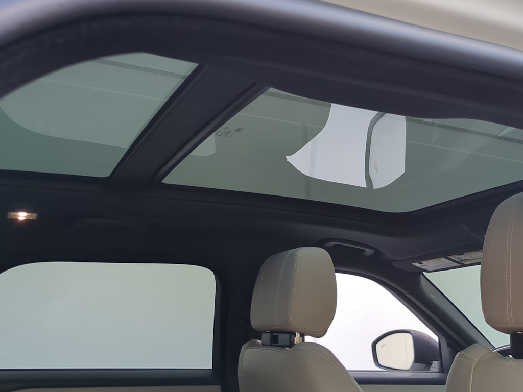 Thumbnail: 2018 Land Rover Range Rover Velar - 28