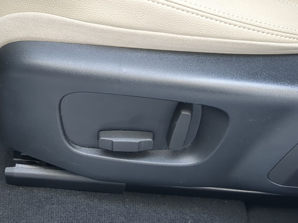 Thumbnail: 2018 Land Rover Range Rover Velar - 24