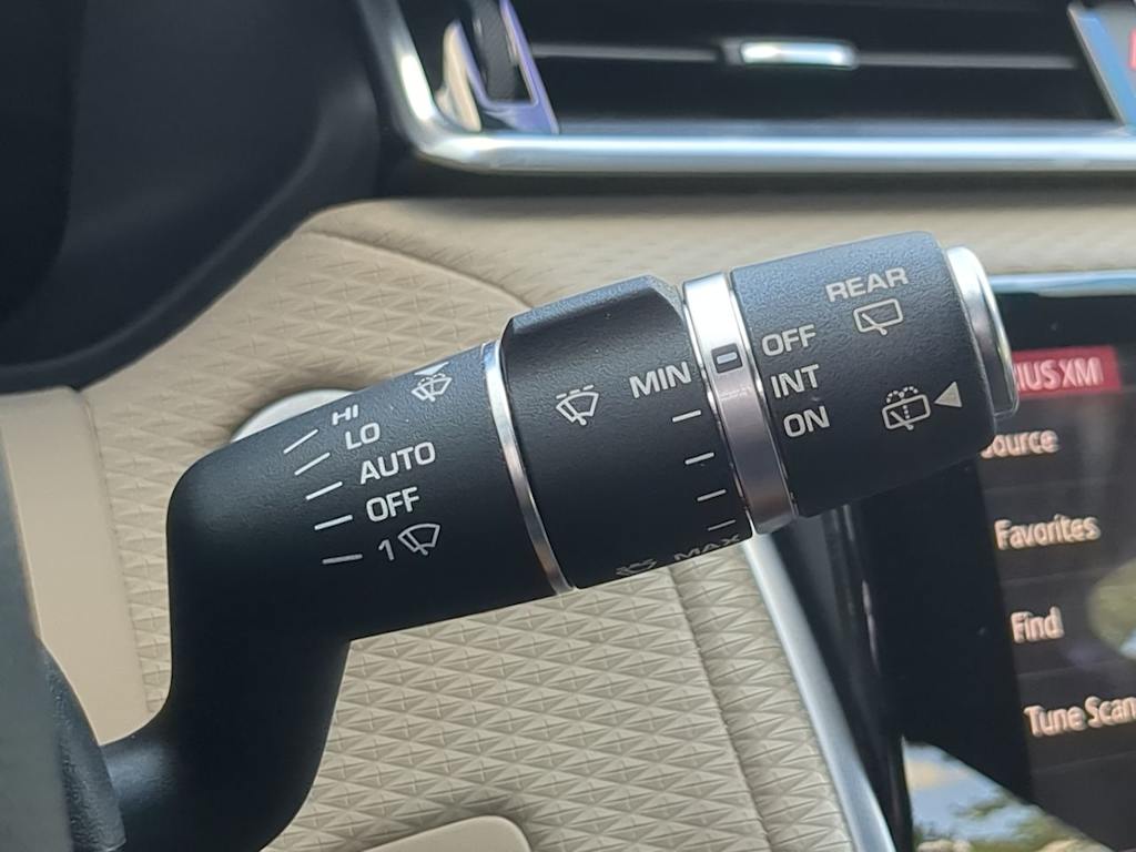 Thumbnail: 2018 Land Rover Range Rover Velar - 12