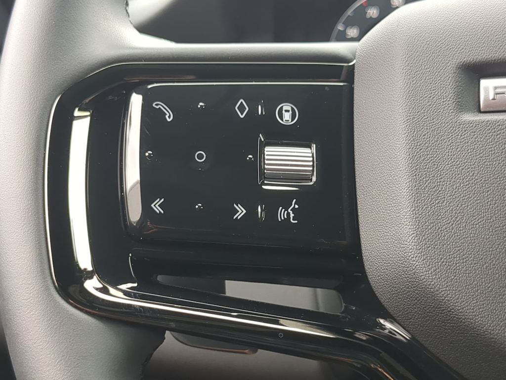 Thumbnail: 2025 Land Rover Range Rover Evoque - 31