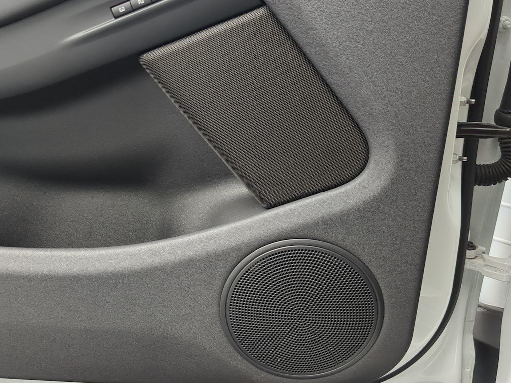 Thumbnail: 2025 Land Rover Range Rover Evoque - 37