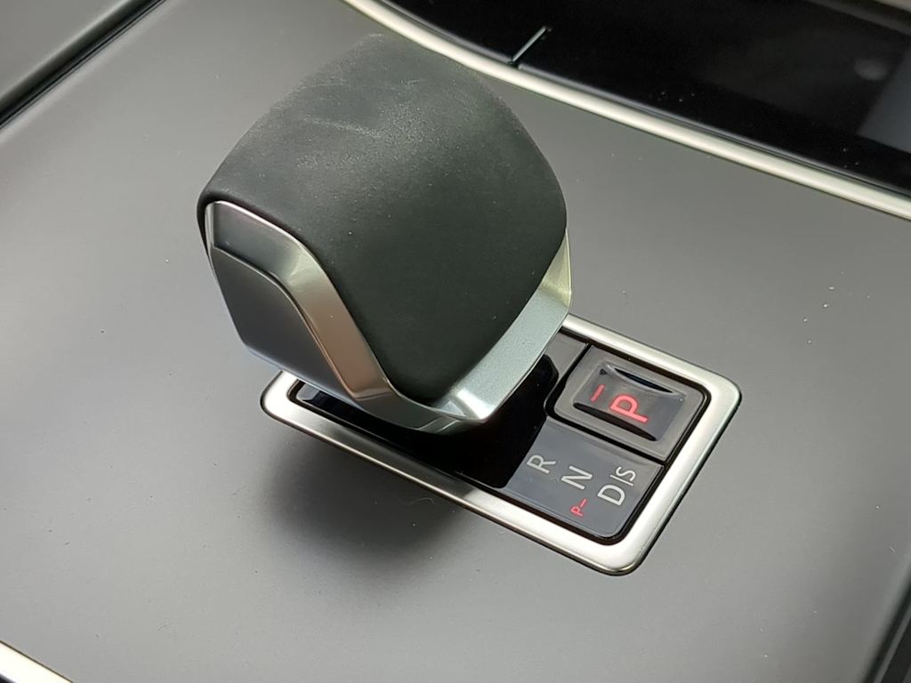 Thumbnail: 2025 Land Rover Range Rover Evoque - 36