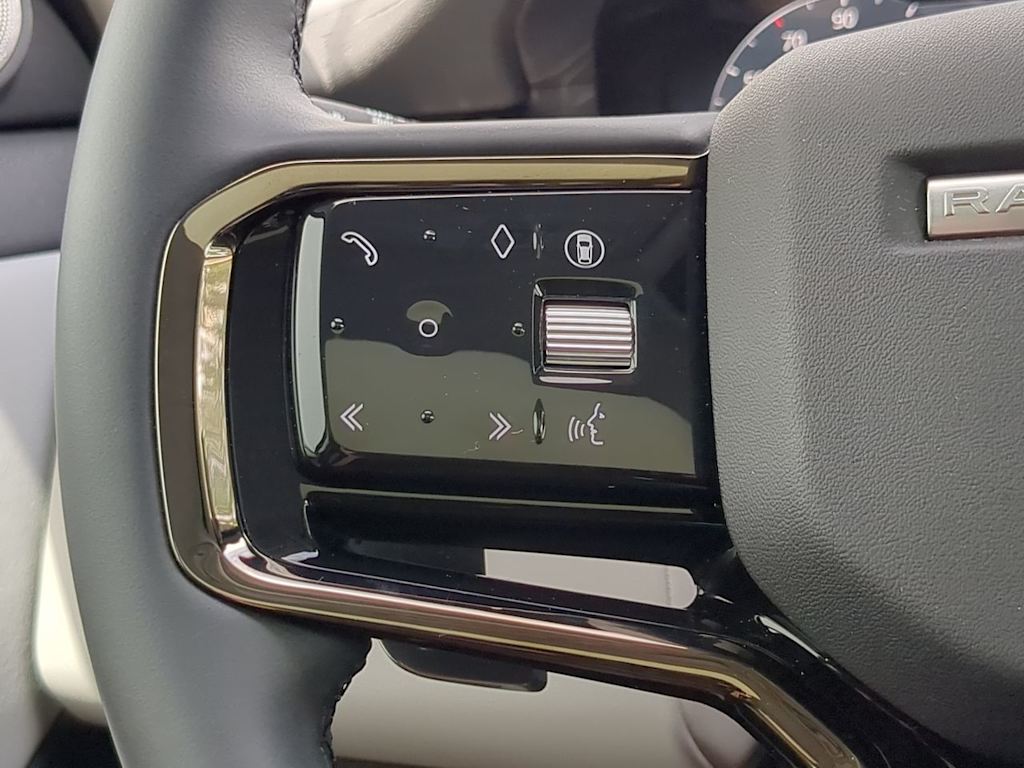 Thumbnail: 2025 Land Rover Range Rover Evoque - 31