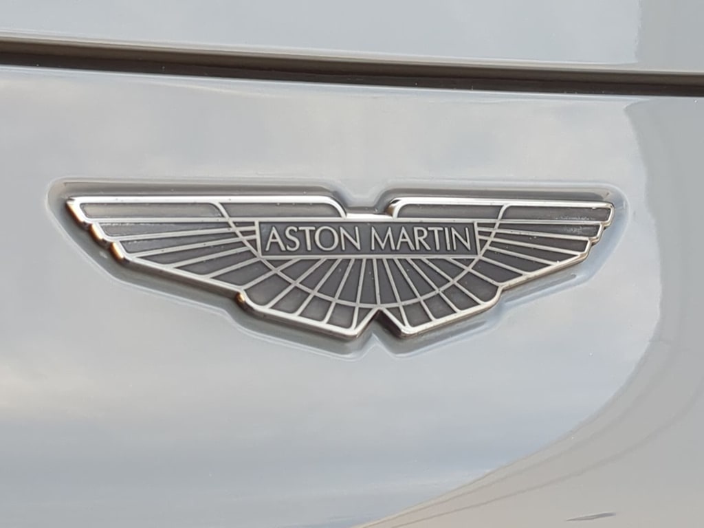 2023 Aston Martin DBX 707 6