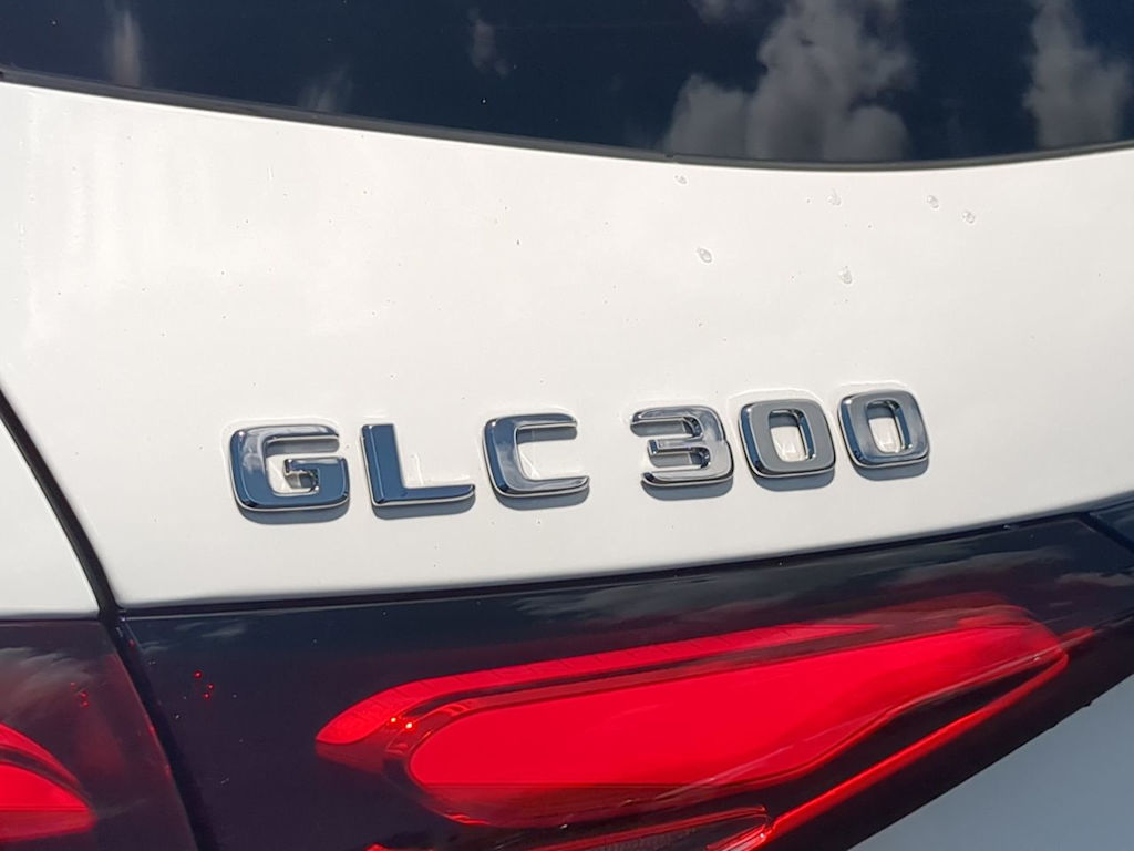 Thumbnail: 2025 Mercedes-Benz GLC - 25