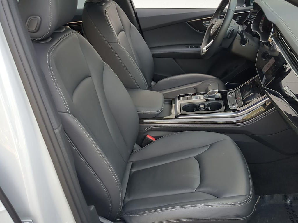 Thumbnail: 2025 Audi Q7 - 12