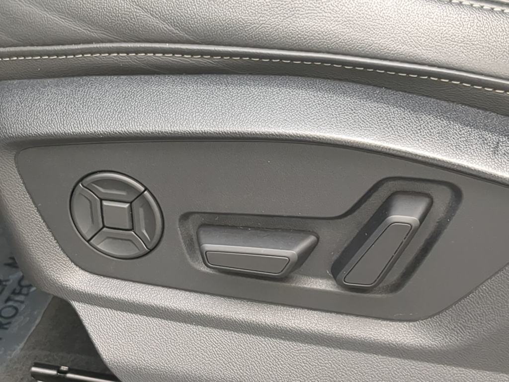 Thumbnail: 2025 Audi Q7 - 26