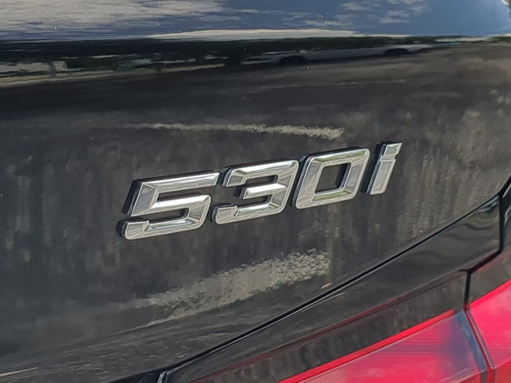 Thumbnail: 2022 BMW 5 Series - 25