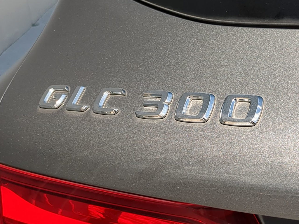 Thumbnail: 2016 Mercedes-Benz GLC - 26