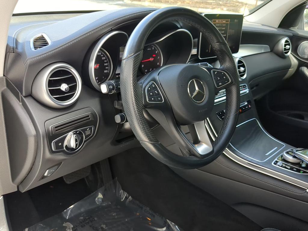 Thumbnail: 2016 Mercedes-Benz GLC - 2