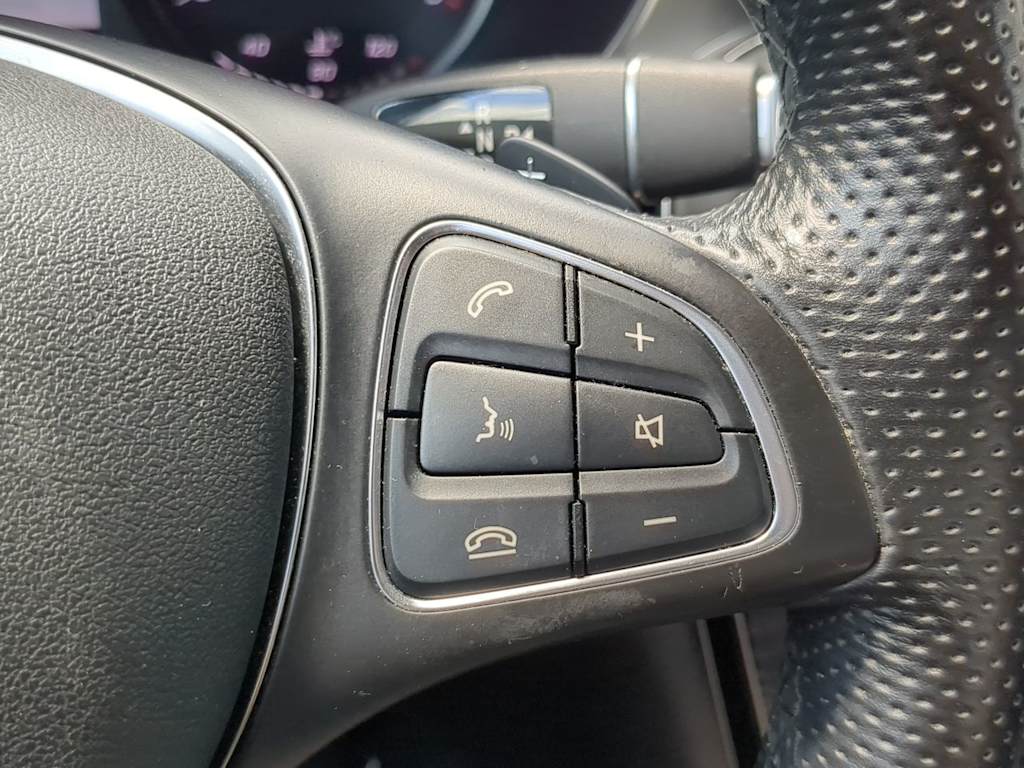 Thumbnail: 2016 Mercedes-Benz GLC - 31