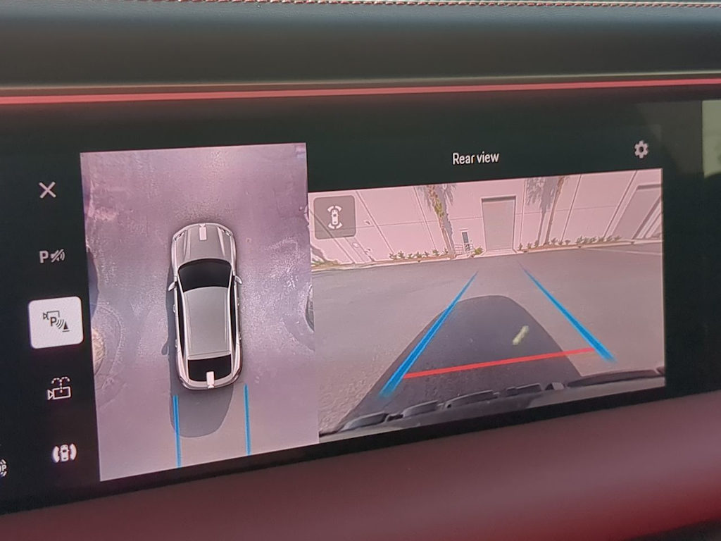 Thumbnail: 2025 Porsche Macan - 33