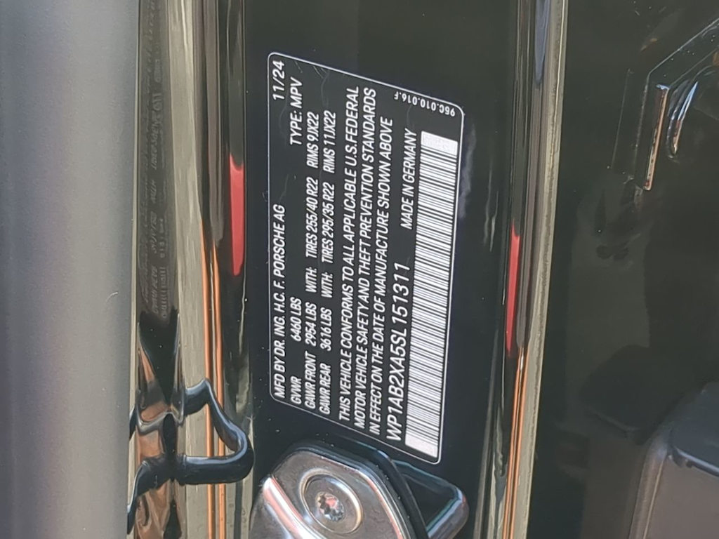 Thumbnail: 2025 Porsche Macan - 17