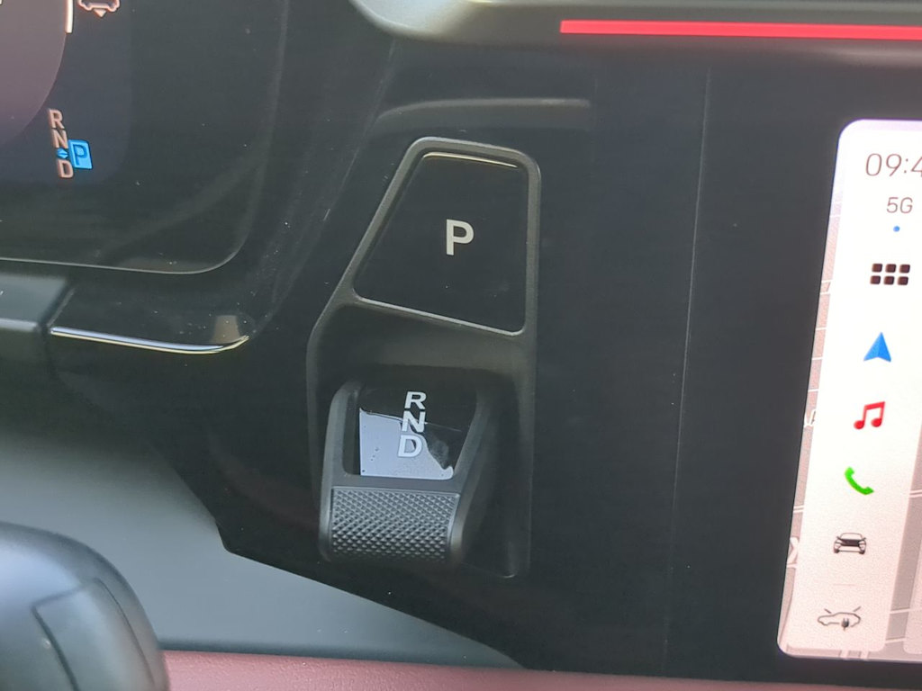 Thumbnail: 2025 Porsche Macan - 35