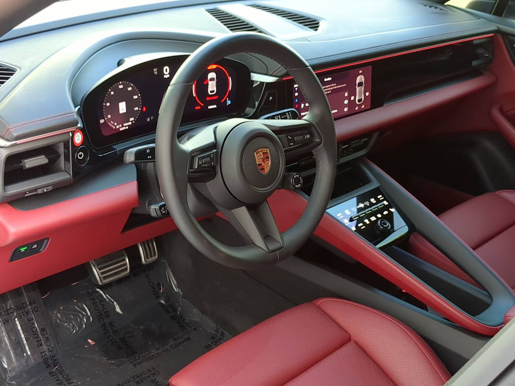 Thumbnail: 2025 Porsche Macan - 2