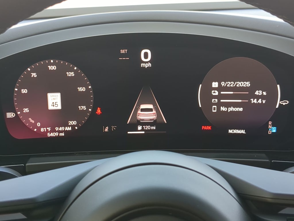 Thumbnail: 2025 Porsche Macan - 36