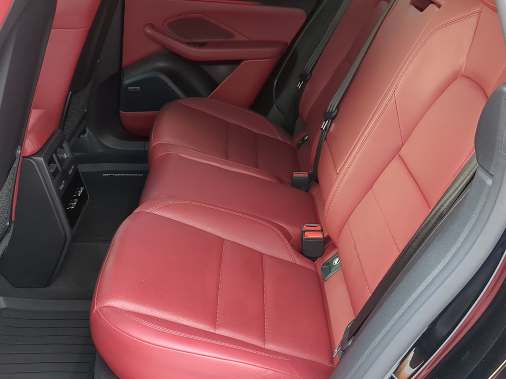 Thumbnail: 2025 Porsche Macan - 11