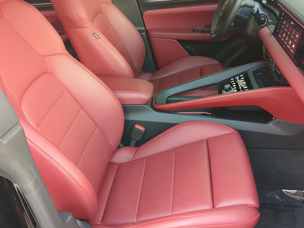 Thumbnail: 2025 Porsche Macan - 29