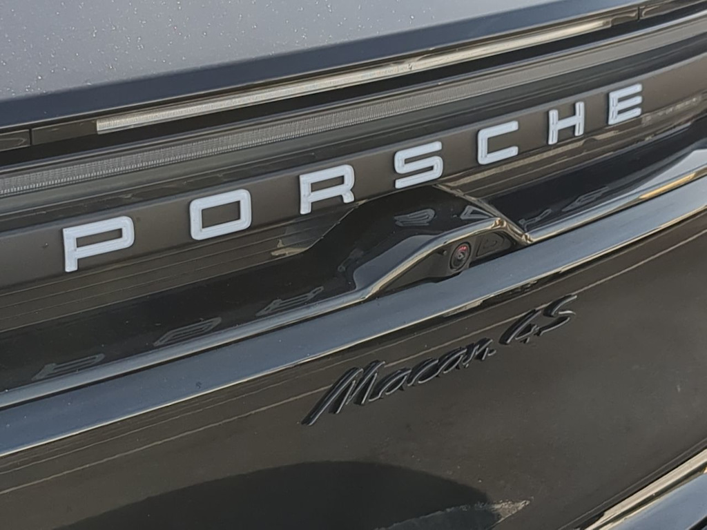 Thumbnail: 2025 Porsche Macan - 6