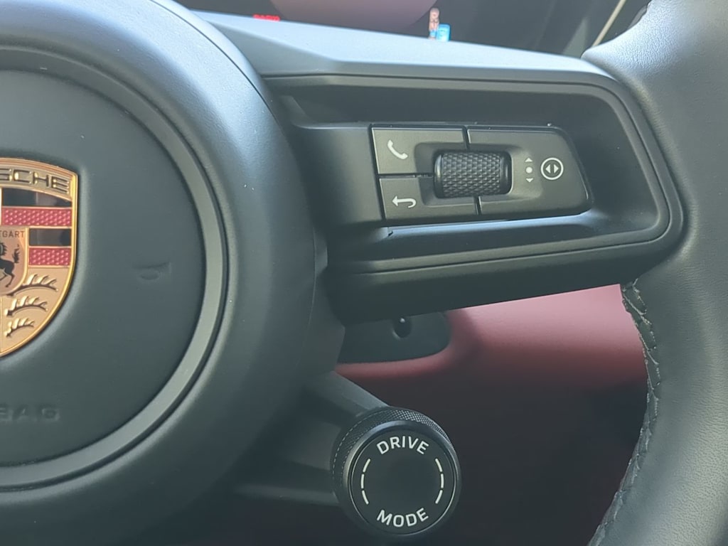 Thumbnail: 2025 Porsche Macan - 31