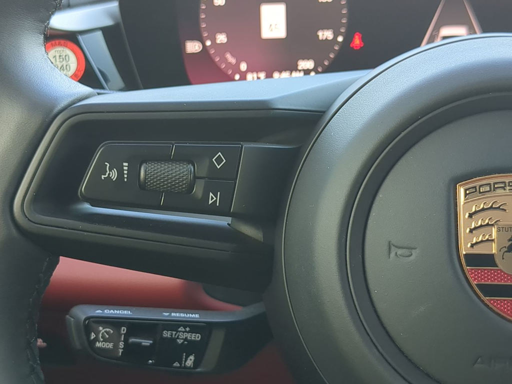 Thumbnail: 2025 Porsche Macan - 30