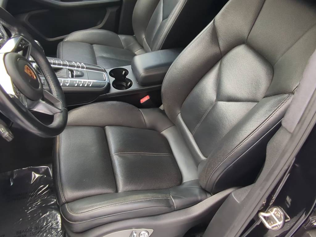 Thumbnail: 2017 Porsche Macan - 9