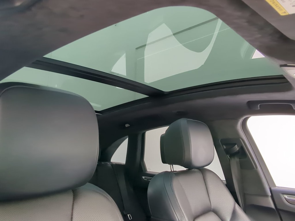 Thumbnail: 2017 Porsche Macan - 29