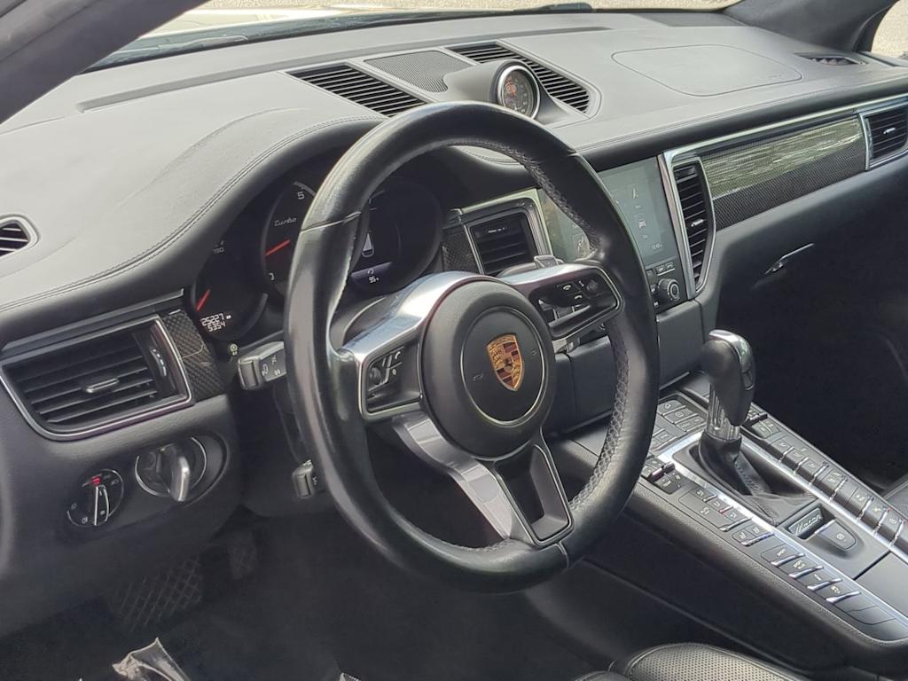 Thumbnail: 2017 Porsche Macan - 2