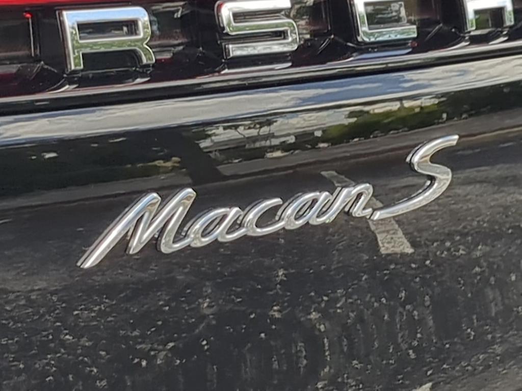 Thumbnail: 2026 Porsche Macan - 26