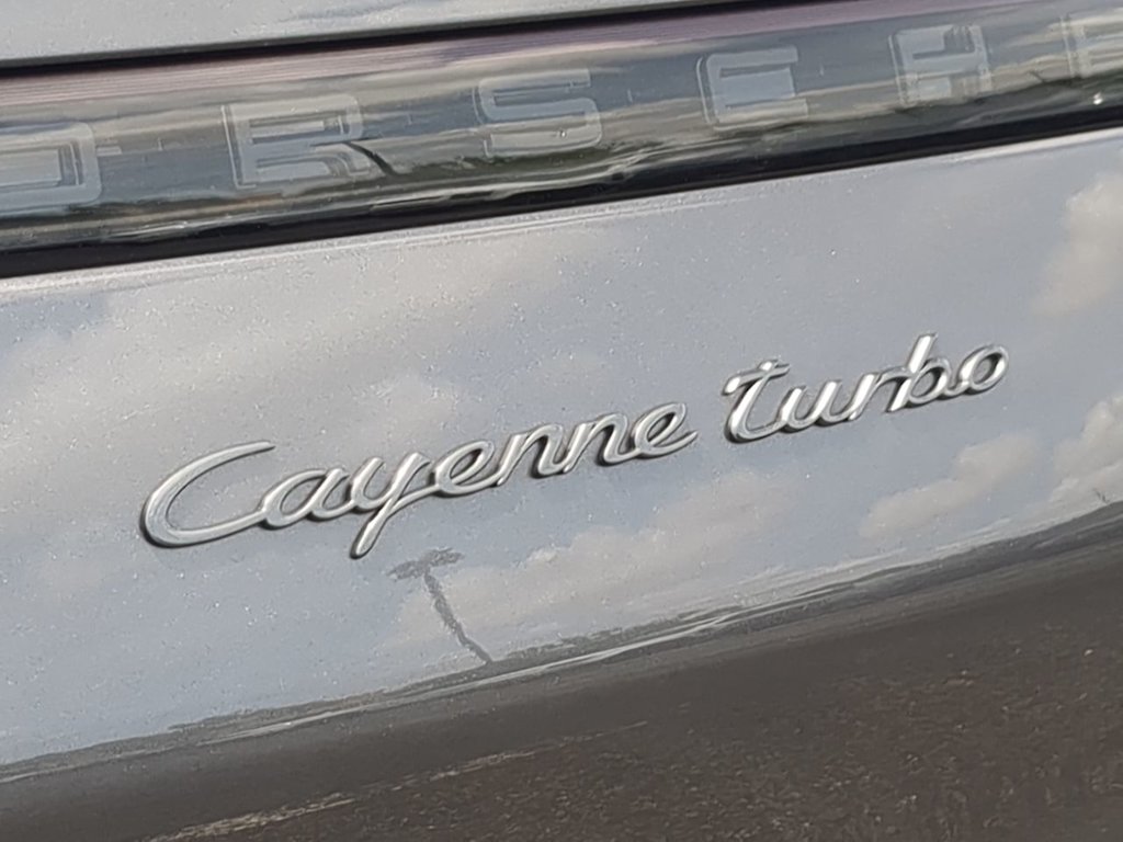 Thumbnail: 2023 Porsche Cayenne - 25